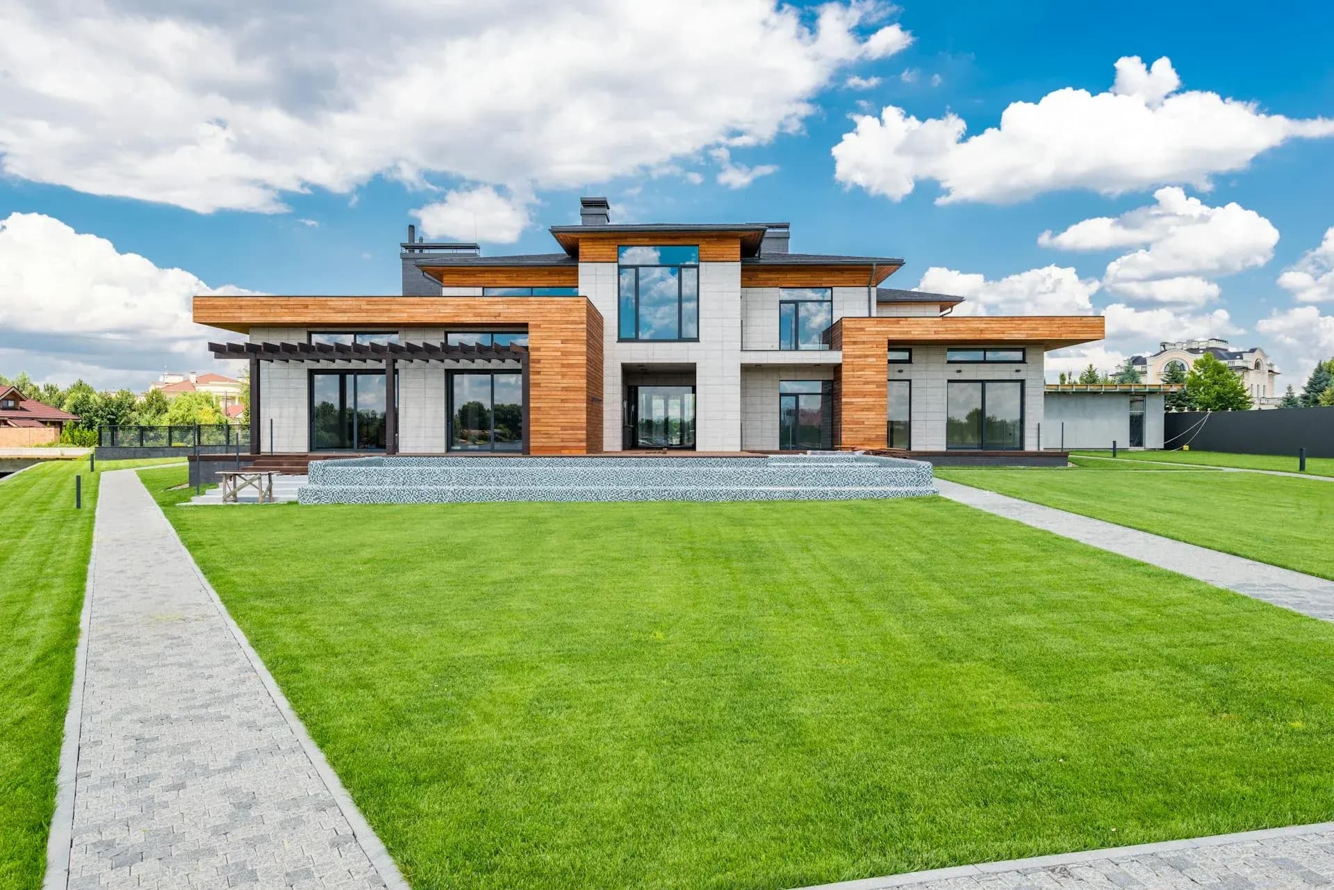 New Construction vs Renovation: Atlanta Luxury Homes in 2026